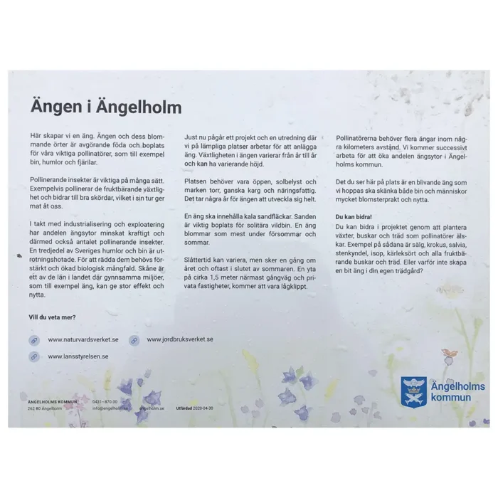 Äng i Ängelholm. Skylt är uppsatt för att informera boende om nya ängar
