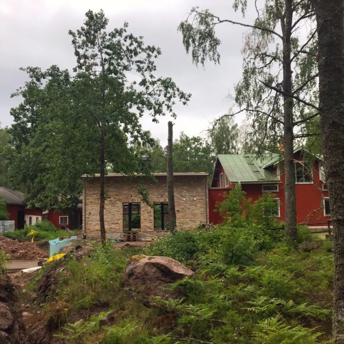 Sedumtak hos Erika Åberg. Bland det första taket med biokol.