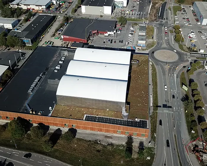 Sedumtak l ICA Maxi Arninge