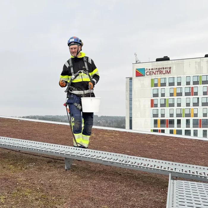 Gödsla sedumtak, serviceavtal