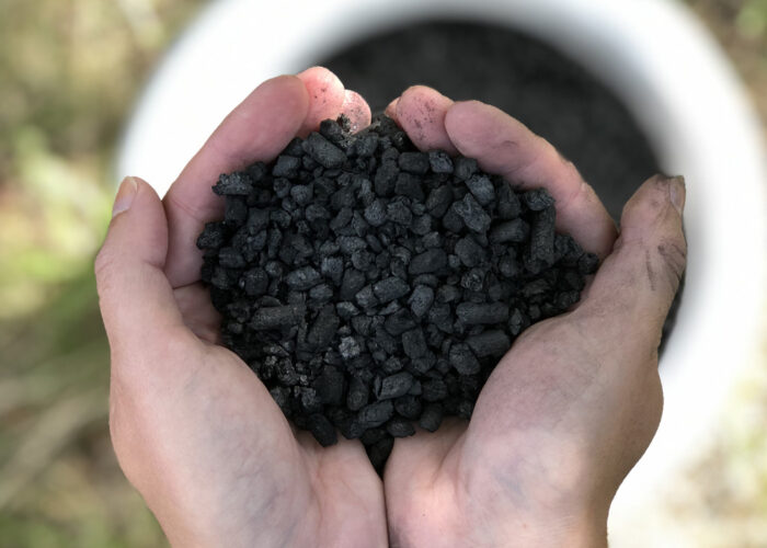 VegTech producerer sin egen biokul, som bruges i dyrkningssubstratet.