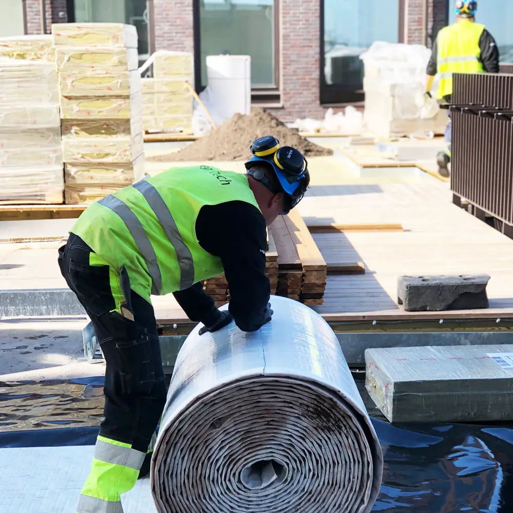 Dreneringssystem bidrar til å lede bort overflødig vann og forhindrer vannansamling på taket.